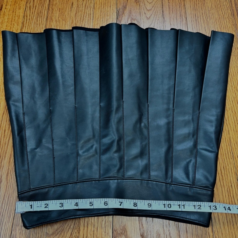Abercrombie & Fitch vegan leather black pleated preppy mini skirt women XS / W26 - Picture 13 of 16